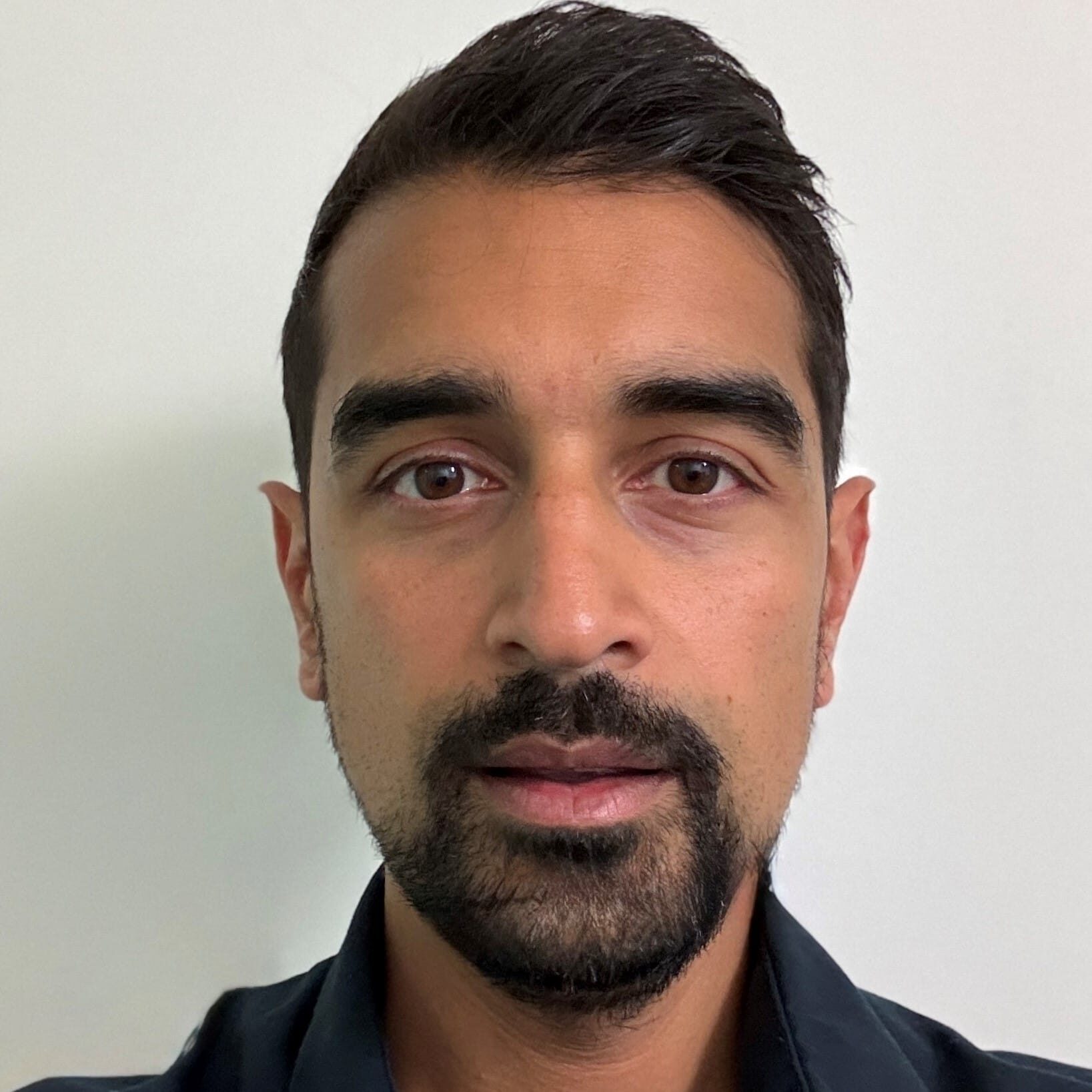 Dr Nikesh Devani